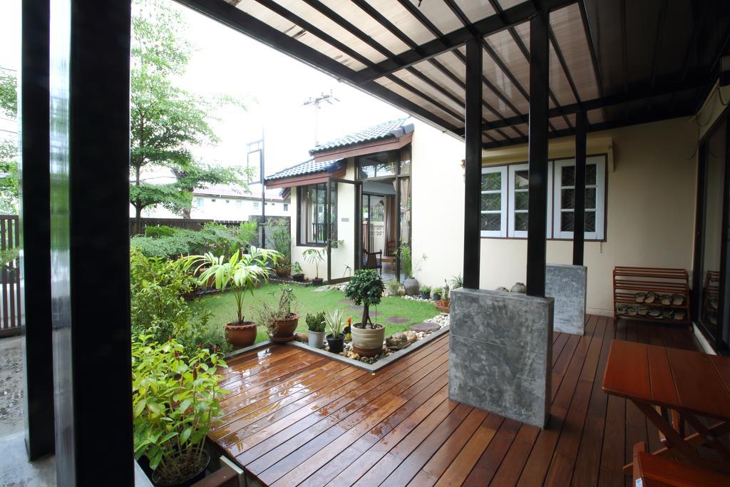 Mon Lodge & Yoga Donmueang Bangkok Rom bilde