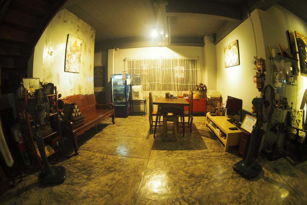 Mon Lodge & Yoga Donmueang Bangkok Eksteriør bilde